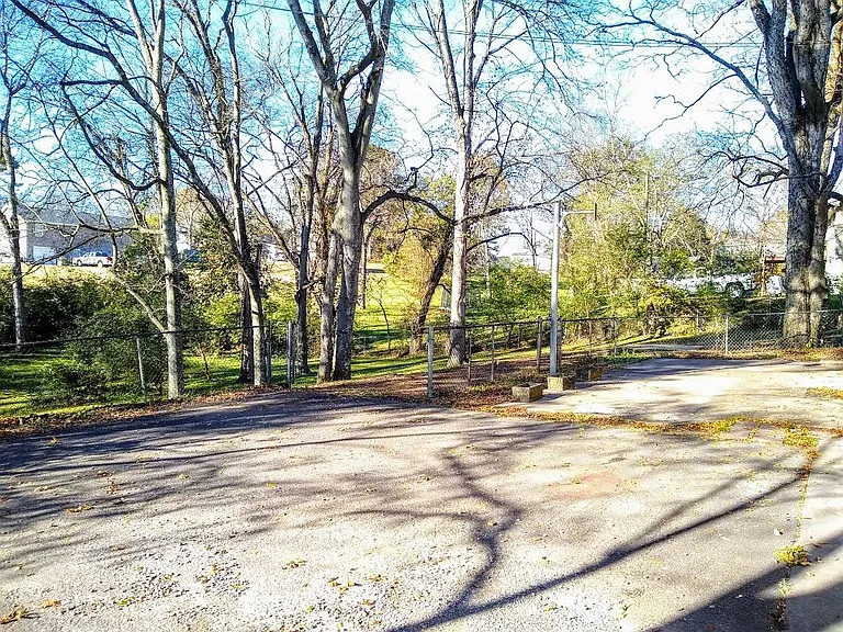 143 Lakeside Park Dr — Photo 4