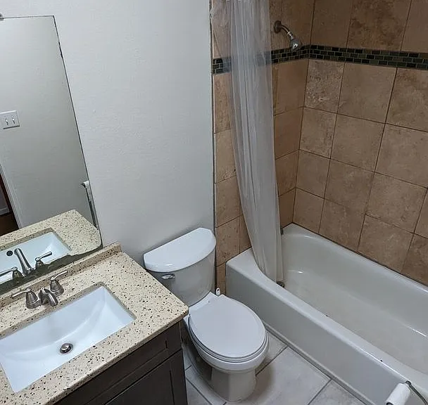 1344 W Delaware St — Photo 19