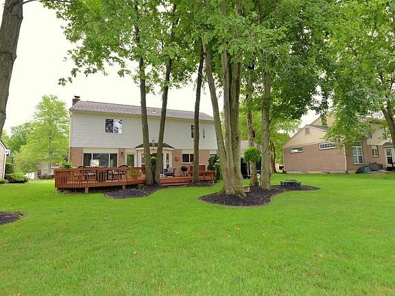 4th image of 10270 Meadowknoll Dr