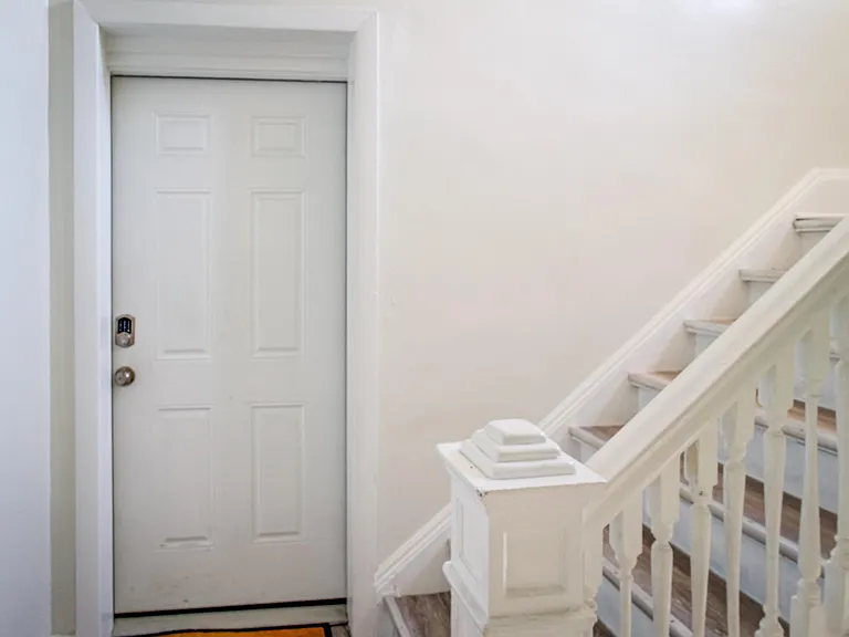 1834 E 101st St #5 — Photo 11