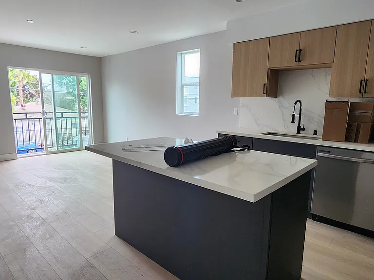 5729 Klump Ave — Photo 13