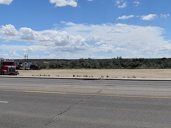 4th image of 700 E Broadway Ave