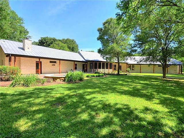 1st image of 110 Frio Ct
