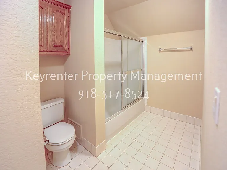 10119 S College Pl — Photo 32