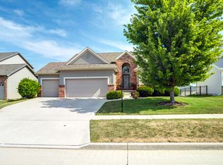 5010 Londonderry Rd, Bloomington, IL 61705