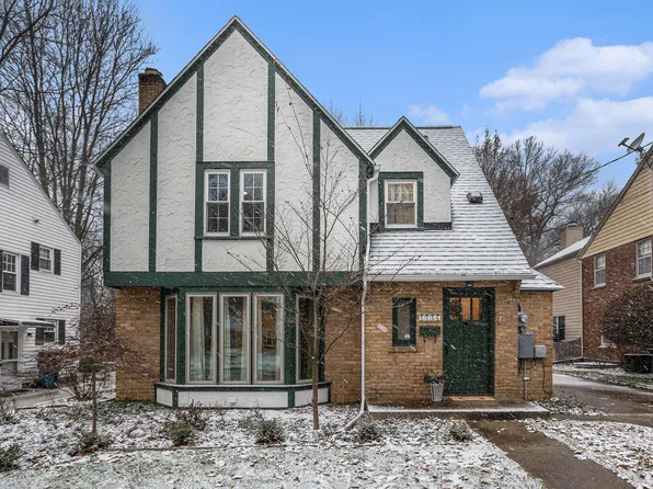 2226 Sheffield Dr, Kalamazoo, MI 49008