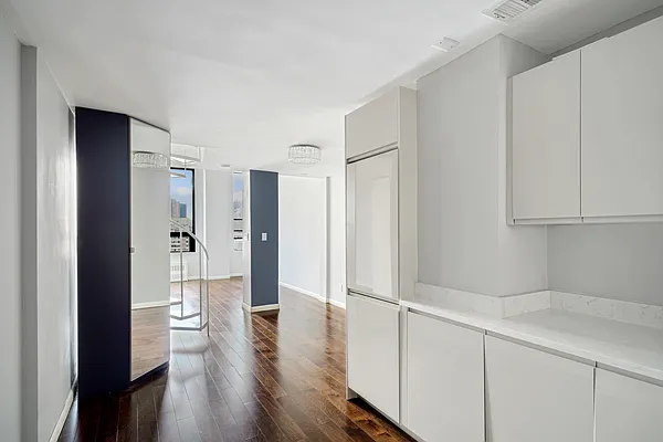 Rented by Julien Aractingi, LREB | media 2