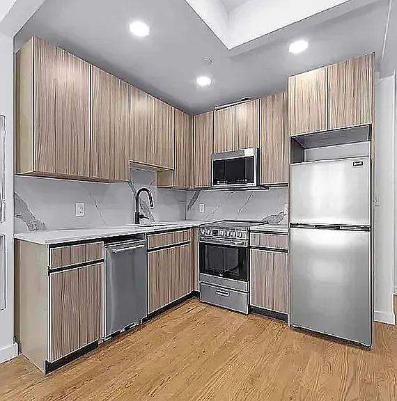 139 Meserole St #2B — Photo 4
