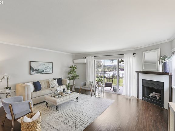 4th image of 1550 SE Lava Dr APT 16