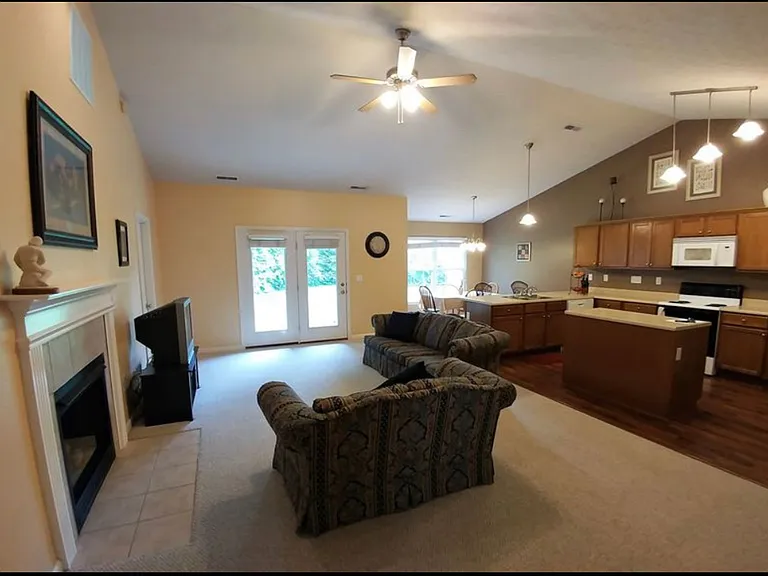 3650 Ellison Dr — Photo 5