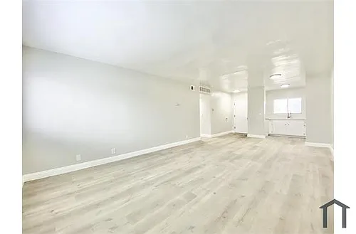 6321 Crenshaw Blvd #8 Photo 1