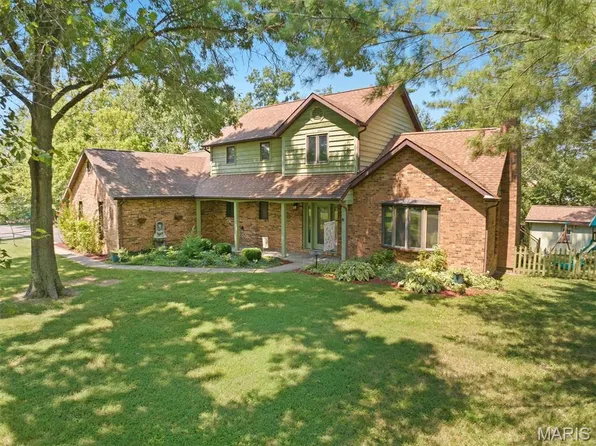 27 Talon Dr, Millstadt, IL 62260