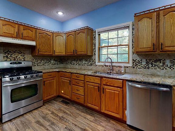 4th image of 834 Kings Hills Blvd