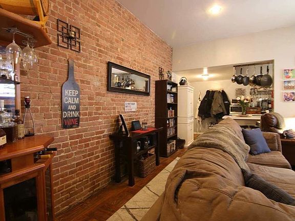 2nd image of 159 W 80th St APT 1C