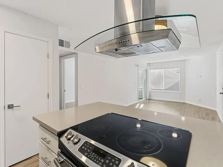2522 T St #5 — Photo 13