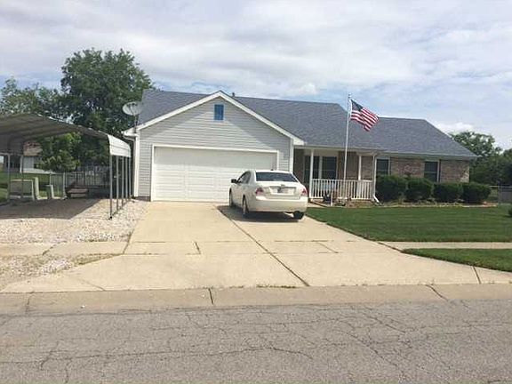 3rd image of 390 W Harriman Ave