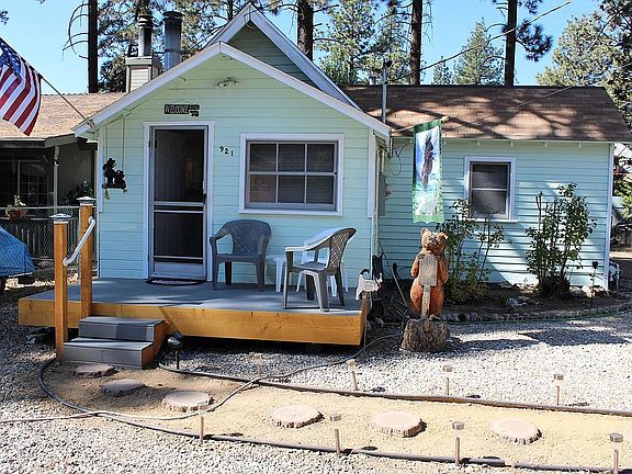 2nd image of 921 Nana Ave