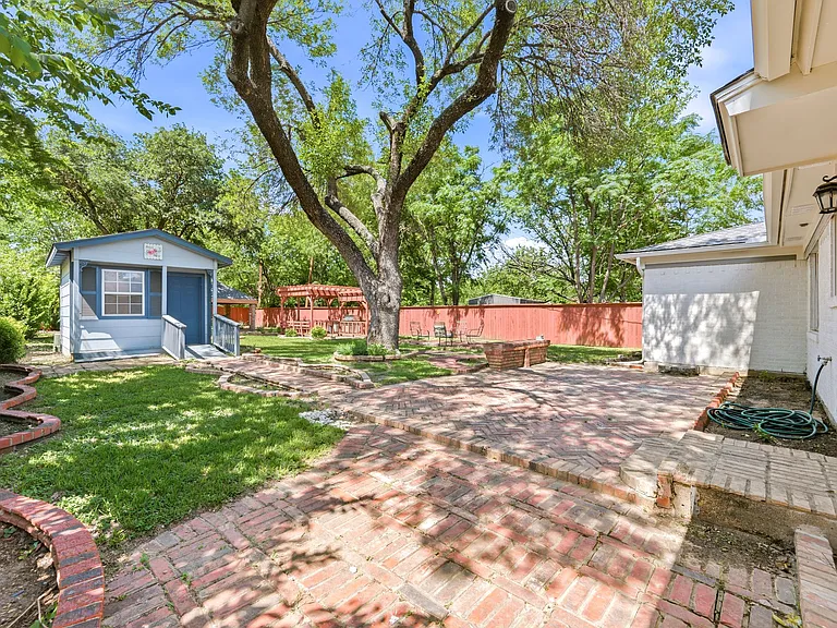 2417 Muret St — Photo 31