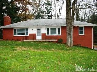 3237 Florida Dr, Hendersonville, NC 28792