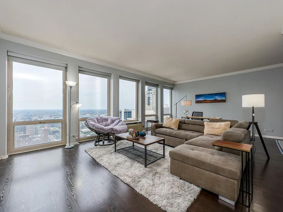 111 E Chestnut St #57G
