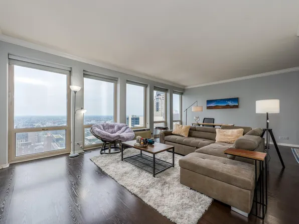 111 E Chestnut St, Chicago, IL