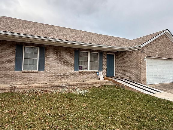 2nd image of 221 Woodview Dr
