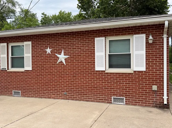 2909 Elm St, Springfield, IL 62702