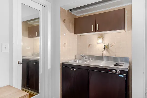 Rented by Douglas Elliman | media 7