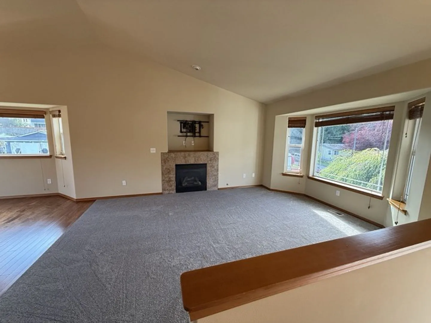 Spacious 5BD/3BTH Everett Home for Lease Near Boeing! — Photo 3
