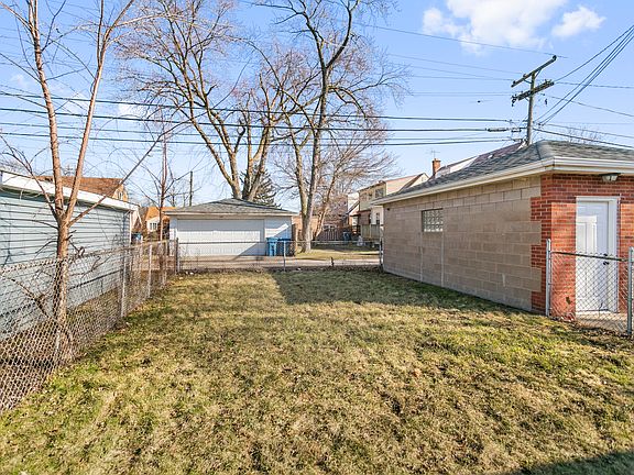 2nd image of 1389 Wentworth Ave