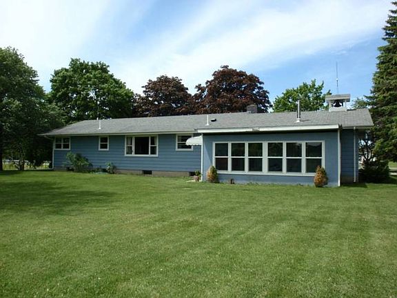10 x 22 Sun Room behind the garage...