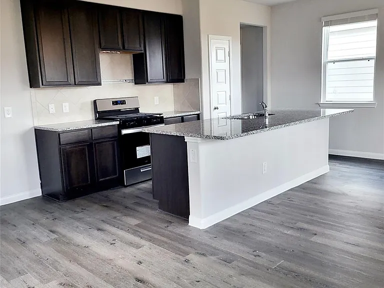 22103 Grand Majestic — Photo 4