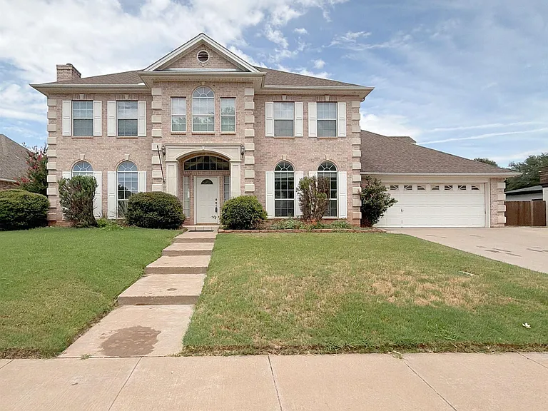 4506 Hollow Ridge Dr — Photo 1