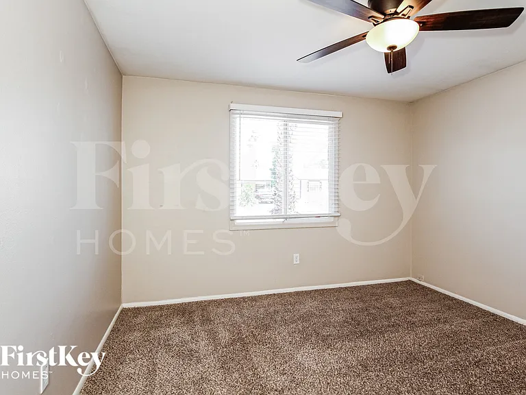 3733 E Eugie Ave — Photo 15