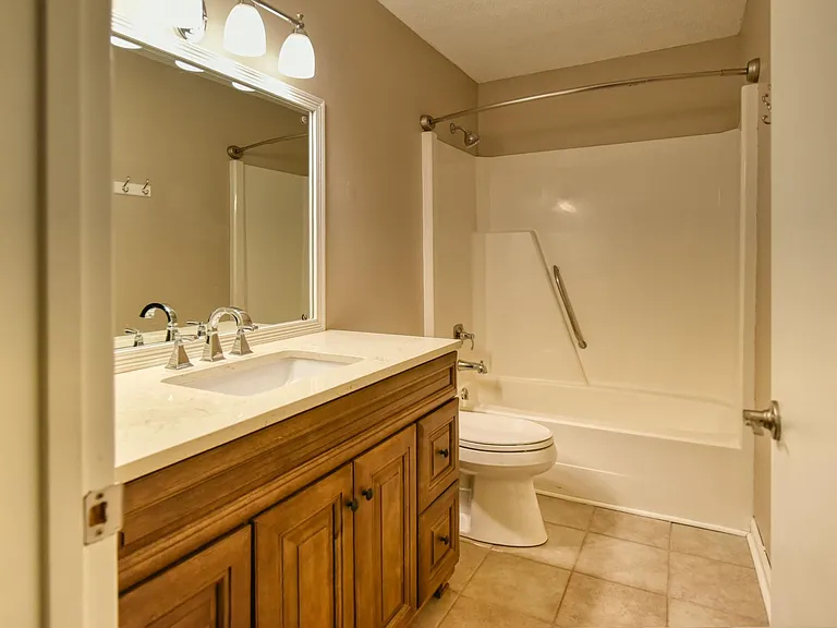 1221 Crest Brook Dr — Photo 7