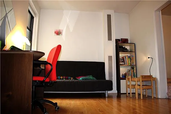 Sold by Akam Sales and Brokerage | media 22