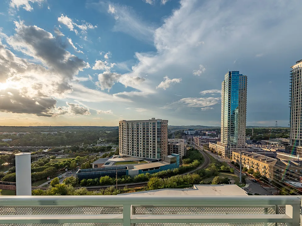 222 West Ave #1504