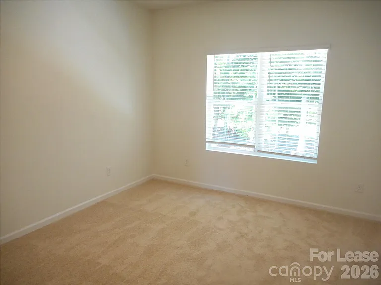 1030 Beatty Woods Dr — Photo 8