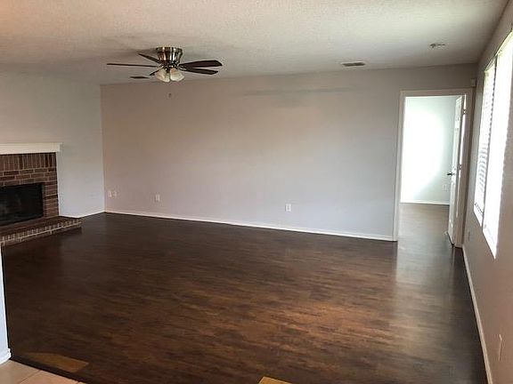 4th image of 604 Cottondale Ln
