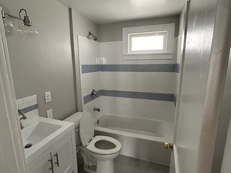2040 Waterbury Rd — Photo 6