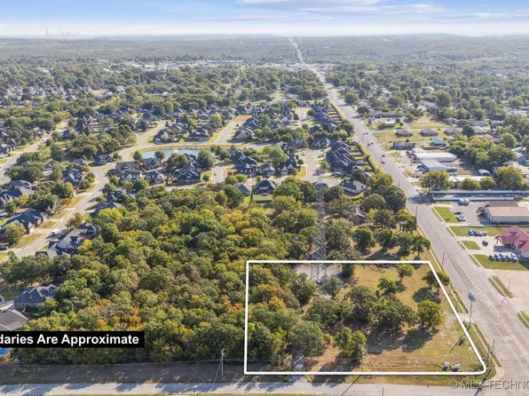W 41st St, Sand Springs, OK 74063