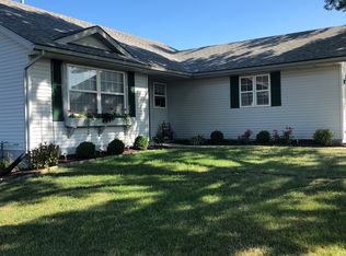 5611 N Beth Ct, Peoria, IL 61615