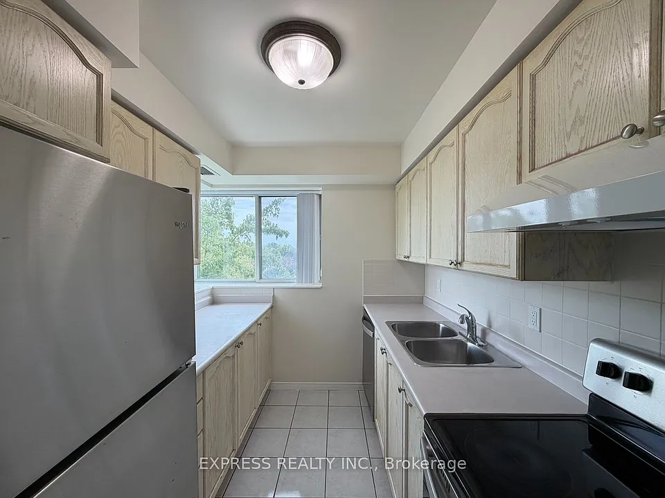 39 Pemberton Ave #607