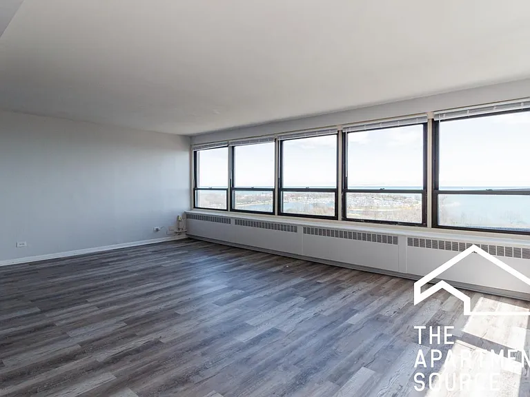 720 W Gordon Ter #1505 — Photo 3