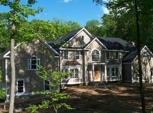 12 Oak Ridge Rd, Newtown, CT 06470