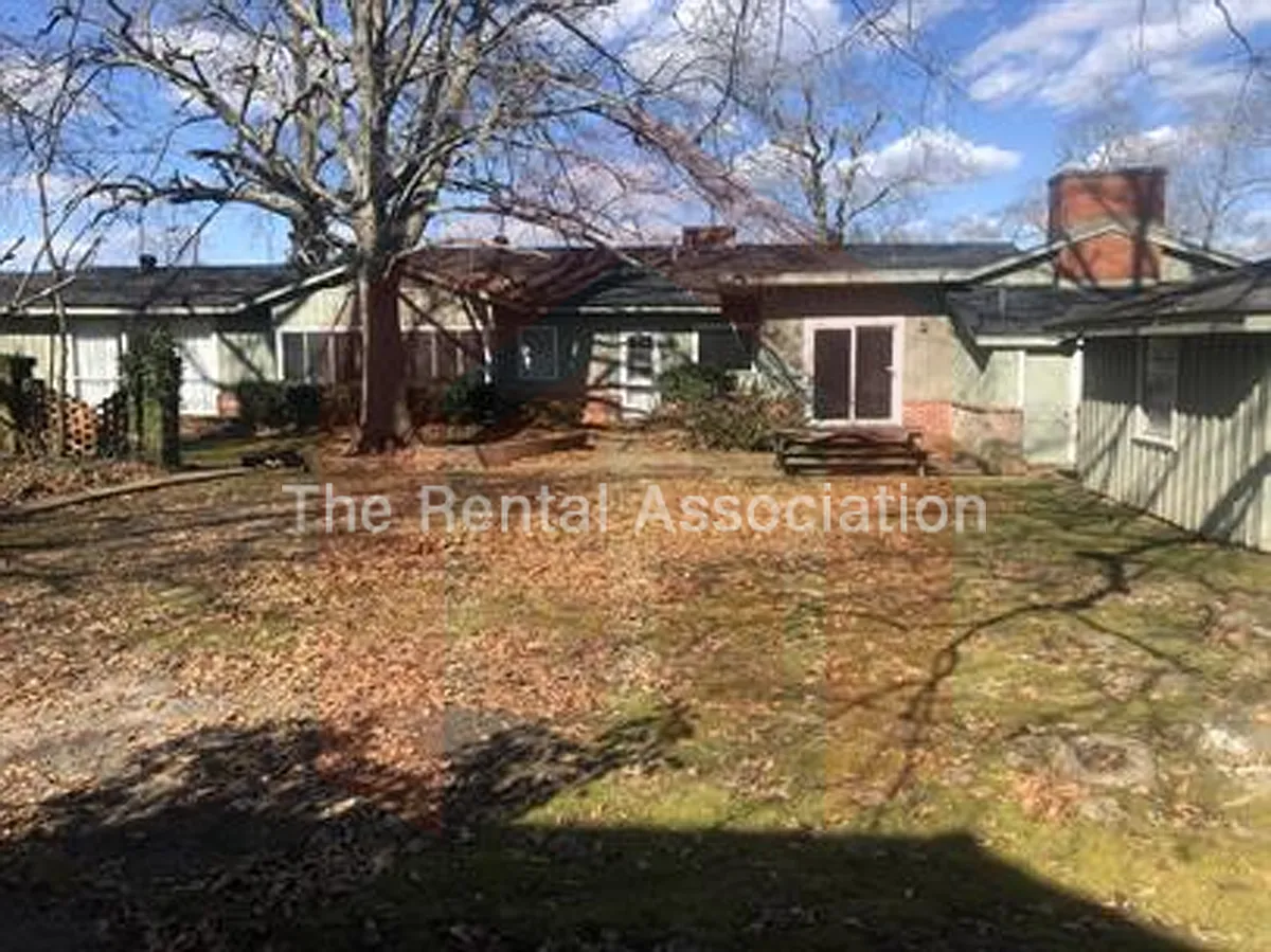 Building Photo - 112 E Carolina Ave #D