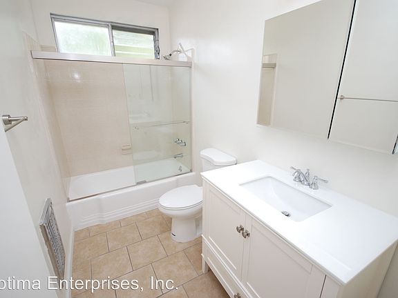 4th image of 1051 N Ogden Dr APT 01