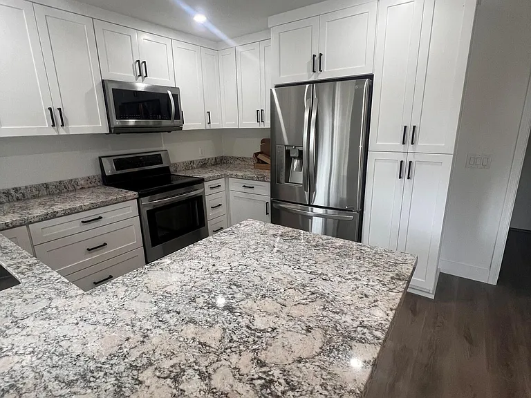 6530 S Farmer Ave — Photo 9