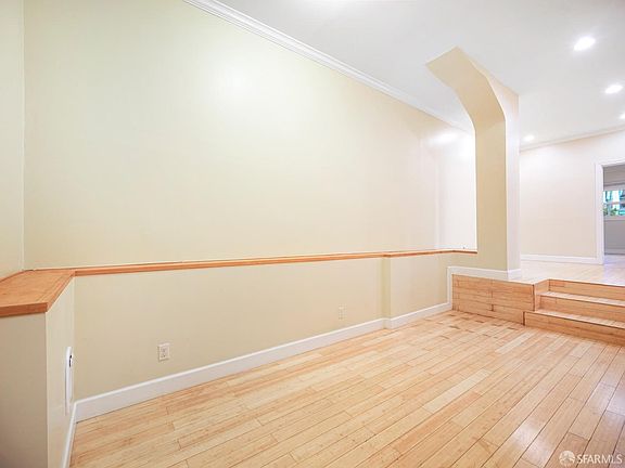 4th image of 627 Hayes St APT 0