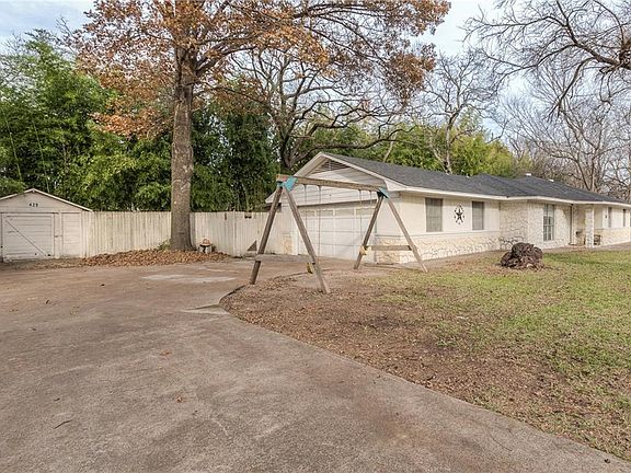 2nd image of 429 Woodlawn Dr